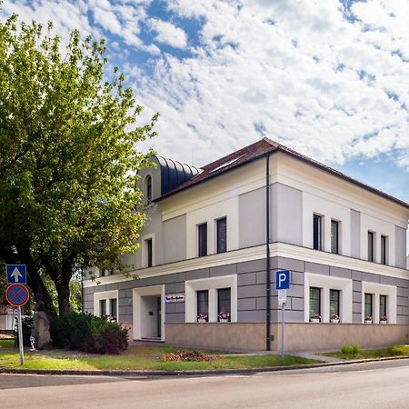 Corso Lux Apartman Gyula Zewnętrze zdjęcie