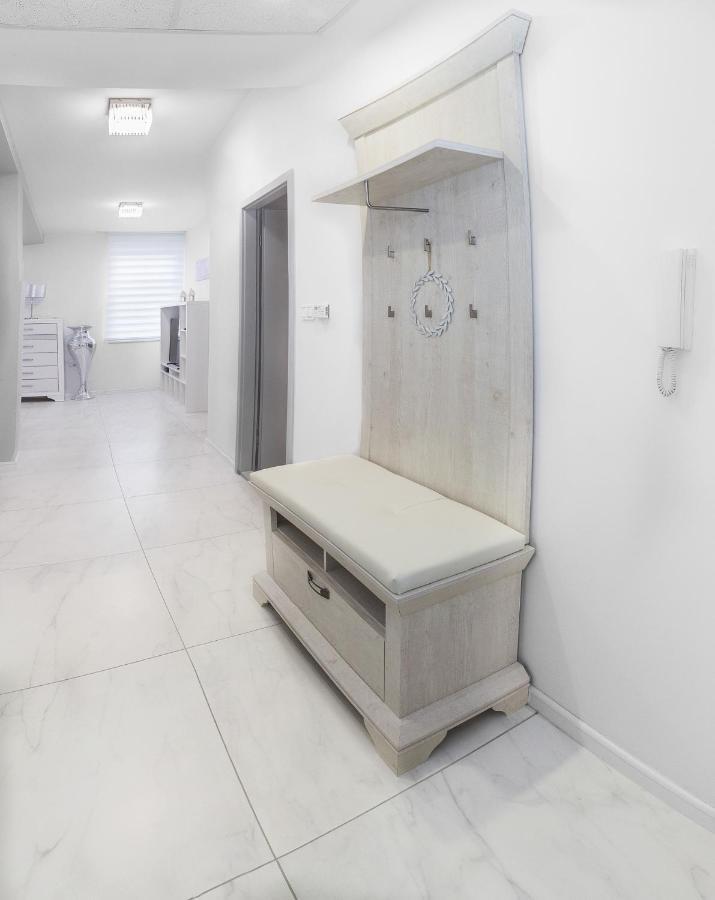 Corso Lux Apartman Gyula Zewnętrze zdjęcie